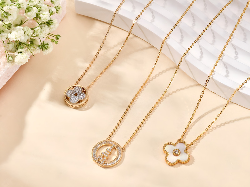 Bí quyết phối trang sức cùng phụ kiện khác