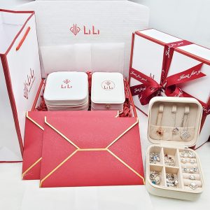 11 Cách Chọn Mua Trang Sức Làm Quà Tặng Phù Hợp Và Ý Nghĩa Cho Nữ